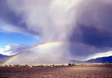 The Mountains That Hum — Earth’s Low‑Frequency Mysteries