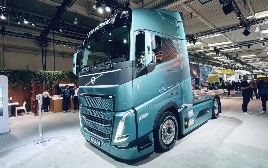Electric trucks on display representing the new generation of zero‑emission heavy‑duty transport