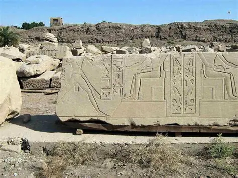 Carved stone block from the Thutmose II tomb discovery 2025 showing ancient Egyptian figures and hieroglyphs.